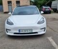 Білий Тесла Модель 3, об'ємом двигуна 0 л та пробігом 90 тис. км за 21500 $, фото 3 на Automoto.ua
