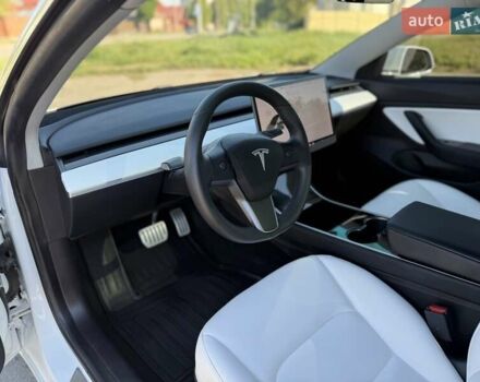 Белый Тесла Модель 3, объемом двигателя 0 л и пробегом 57 тыс. км за 21000 $, фото 39 на Automoto.ua