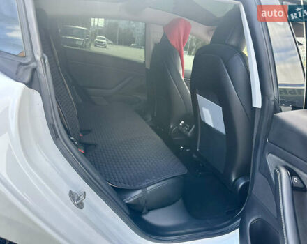 Білий Тесла Модель 3, об'ємом двигуна 0 л та пробігом 120 тис. км за 18900 $, фото 9 на Automoto.ua