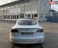 Білий Тесла Модель 3, об'ємом двигуна 0 л та пробігом 83 тис. км за 15599 $, фото 6 на Automoto.ua