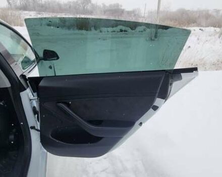 Білий Тесла Модель 3, об'ємом двигуна 0 л та пробігом 130 тис. км за 15500 $, фото 5 на Automoto.ua