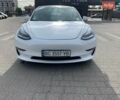 Білий Тесла Модель 3, об'ємом двигуна 0 л та пробігом 119 тис. км за 10500 $, фото 1 на Automoto.ua