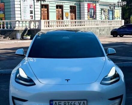 Білий Тесла Модель 3, об'ємом двигуна 0 л та пробігом 131 тис. км за 15900 $, фото 1 на Automoto.ua