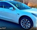 Белый Тесла Модель 3, объемом двигателя 0.14 л и пробегом 124 тыс. км за 20500 $, фото 2 на Automoto.ua