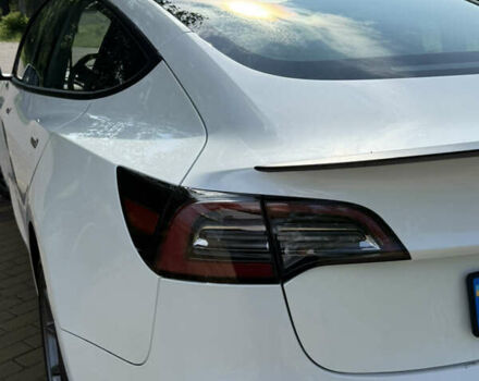Белый Тесла Модель 3, объемом двигателя 0 л и пробегом 101 тыс. км за 14600 $, фото 15 на Automoto.ua