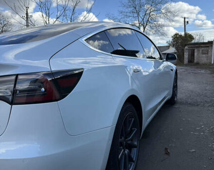 Белый Тесла Модель 3, объемом двигателя 0 л и пробегом 89 тыс. км за 16999 $, фото 6 на Automoto.ua