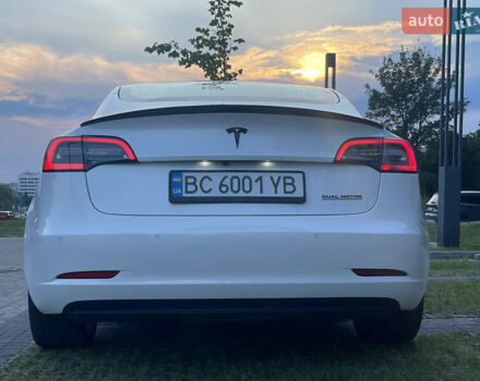Білий Тесла Модель 3, об'ємом двигуна 0 л та пробігом 101 тис. км за 22500 $, фото 7 на Automoto.ua