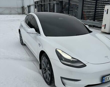 Білий Тесла Модель 3, об'ємом двигуна 0 л та пробігом 62 тис. км за 35000 $, фото 13 на Automoto.ua