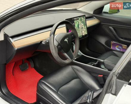 Білий Тесла Модель 3, об'ємом двигуна 0 л та пробігом 139 тис. км за 15700 $, фото 15 на Automoto.ua