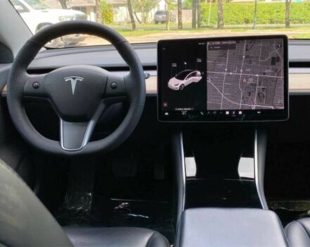 Білий Тесла Модель 3, об'ємом двигуна 0 л та пробігом 32 тис. км за 6100 $, фото 6 на Automoto.ua