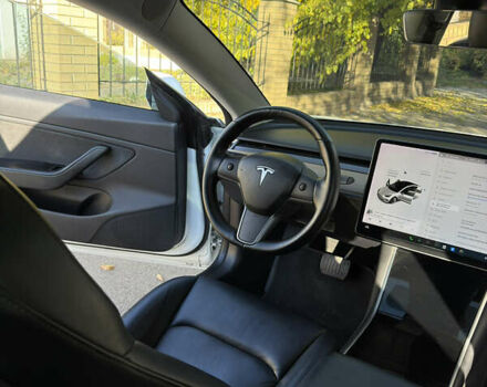 Белый Тесла Модель 3, объемом двигателя 0 л и пробегом 114 тыс. км за 16000 $, фото 7 на Automoto.ua