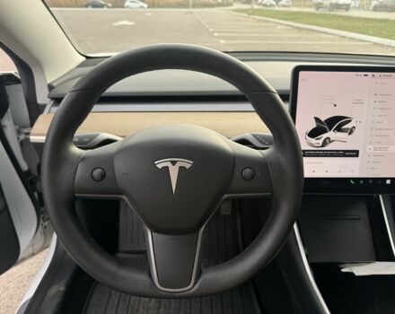 Белый Тесла Модель 3, объемом двигателя 0 л и пробегом 166 тыс. км за 14400 $, фото 23 на Automoto.ua