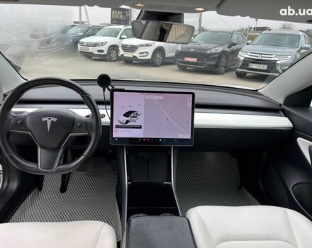 Білий Тесла Модель 3, об'ємом двигуна 0 л та пробігом 203 тис. км за 12000 $, фото 33 на Automoto.ua