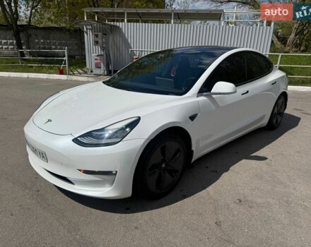 Белый Тесла Модель 3, объемом двигателя 0 л и пробегом 202 тыс. км за 14500 $, фото 1 на Automoto.ua