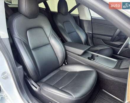 Белый Тесла Модель 3, объемом двигателя 0 л и пробегом 71 тыс. км за 15800 $, фото 6 на Automoto.ua