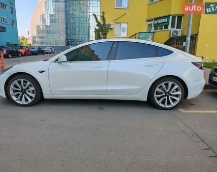Белый Тесла Модель 3, объемом двигателя 0 л и пробегом 93 тыс. км за 17777 $, фото 9 на Automoto.ua