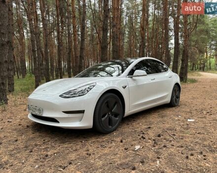 Білий Тесла Модель 3, об'ємом двигуна 0 л та пробігом 140 тис. км за 17999 $, фото 2 на Automoto.ua