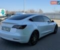 Білий Тесла Модель 3, об'ємом двигуна 0 л та пробігом 88 тис. км за 16999 $, фото 6 на Automoto.ua