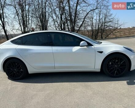 Белый Тесла Модель 3, объемом двигателя 0 л и пробегом 80 тыс. км за 21000 $, фото 2 на Automoto.ua