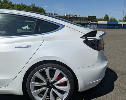 Белый Тесла Модель 3, объемом двигателя 0 л и пробегом 101 тыс. км за 23500 $, фото 17 на Automoto.ua