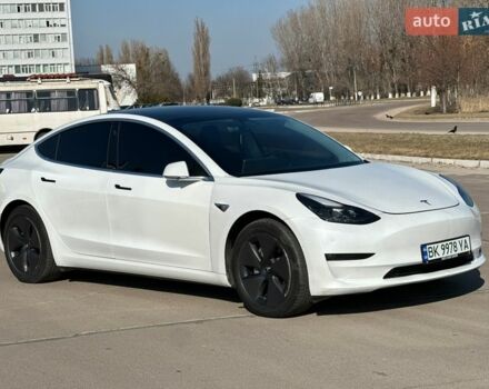 Белый Тесла Модель 3, объемом двигателя 0 л и пробегом 196 тыс. км за 14400 $, фото 4 на Automoto.ua
