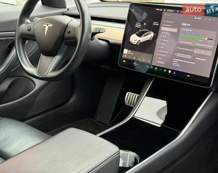 Белый Тесла Модель 3, объемом двигателя 0 л и пробегом 100 тыс. км за 22500 $, фото 22 на Automoto.ua