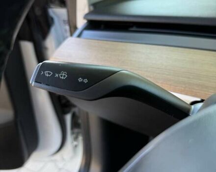 Белый Тесла Модель 3, объемом двигателя 0 л и пробегом 78 тыс. км за 20999 $, фото 36 на Automoto.ua