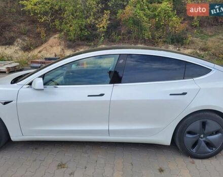 Белый Тесла Модель 3, объемом двигателя 0 л и пробегом 128 тыс. км за 18000 $, фото 1 на Automoto.ua