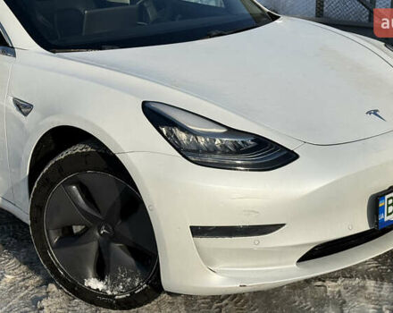 Белый Тесла Модель 3, объемом двигателя 0 л и пробегом 70 тыс. км за 13900 $, фото 2 на Automoto.ua