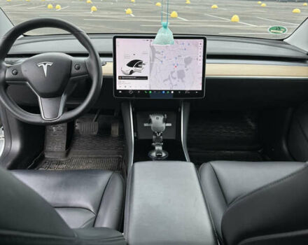 Белый Тесла Модель 3, объемом двигателя 0 л и пробегом 95 тыс. км за 15900 $, фото 11 на Automoto.ua
