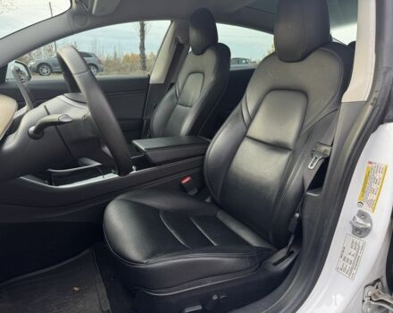 Белый Тесла Модель 3, объемом двигателя 0 л и пробегом 166 тыс. км за 14400 $, фото 11 на Automoto.ua