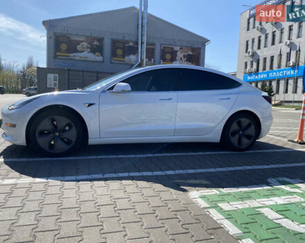 Белый Тесла Модель 3, объемом двигателя 0 л и пробегом 117 тыс. км за 21900 $, фото 3 на Automoto.ua