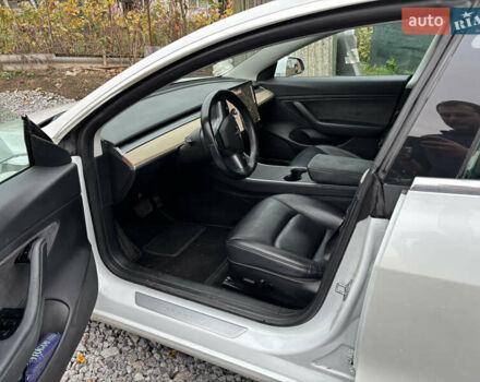 Белый Тесла Модель 3, объемом двигателя 0 л и пробегом 147 тыс. км за 14000 $, фото 5 на Automoto.ua