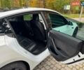 Білий Тесла Модель 3, об'ємом двигуна 0 л та пробігом 105 тис. км за 18550 $, фото 14 на Automoto.ua