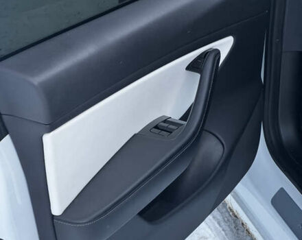 Білий Тесла Модель 3, об'ємом двигуна 0 л та пробігом 133 тис. км за 16800 $, фото 12 на Automoto.ua