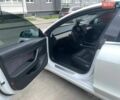 Білий Тесла Модель 3, об'ємом двигуна 0 л та пробігом 87 тис. км за 19500 $, фото 4 на Automoto.ua