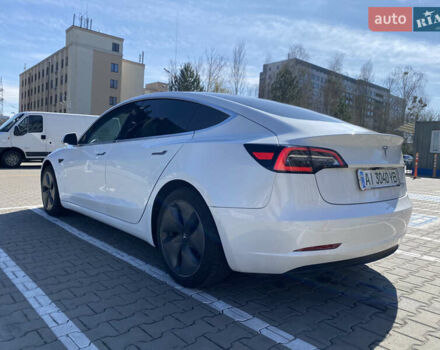 Белый Тесла Модель 3, объемом двигателя 0 л и пробегом 117 тыс. км за 21900 $, фото 4 на Automoto.ua
