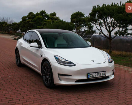 Белый Тесла Модель 3, объемом двигателя 0 л и пробегом 63 тыс. км за 15999 $, фото 2 на Automoto.ua