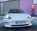 Белый Тесла Модель 3, объемом двигателя 0 л и пробегом 32 тыс. км за 32800 $, фото 1 на Automoto.ua