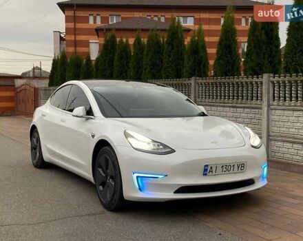 Білий Тесла Модель 3, об'ємом двигуна 0 л та пробігом 130 тис. км за 17200 $, фото 1 на Automoto.ua