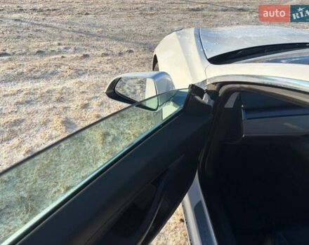 Білий Тесла Модель 3, об'ємом двигуна 0 л та пробігом 92 тис. км за 18600 $, фото 11 на Automoto.ua