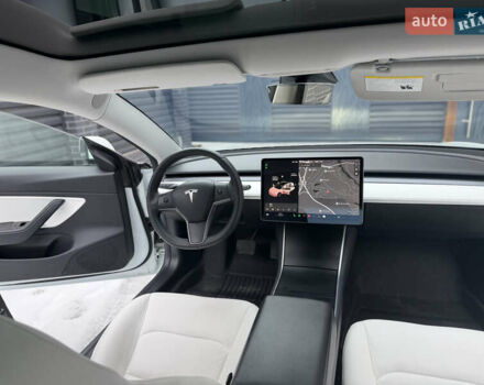 Белый Тесла Модель 3, объемом двигателя 0 л и пробегом 85 тыс. км за 14750 $, фото 25 на Automoto.ua