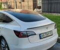 Белый Тесла Модель 3, объемом двигателя 0 л и пробегом 93 тыс. км за 18957 $, фото 4 на Automoto.ua