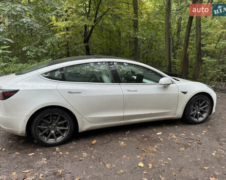 Білий Тесла Модель 3, об'ємом двигуна 0 л та пробігом 90 тис. км за 19500 $, фото 1 на Automoto.ua