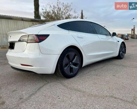 Белый Тесла Модель 3, объемом двигателя 0 л и пробегом 129 тыс. км за 4900 $, фото 3 на Automoto.ua