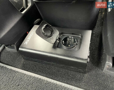 Белый Тесла Модель 3, объемом двигателя 0 л и пробегом 120 тыс. км за 17000 $, фото 44 на Automoto.ua