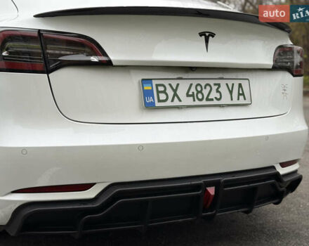 Білий Тесла Модель 3, об'ємом двигуна 0 л та пробігом 139 тис. км за 15700 $, фото 10 на Automoto.ua