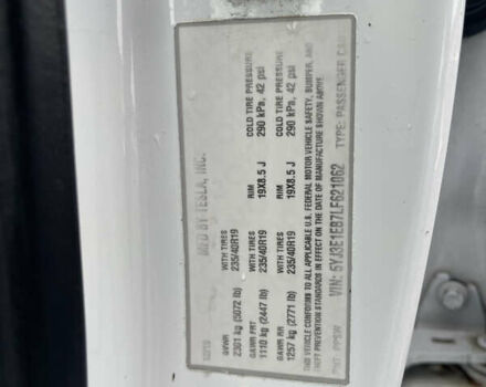 Белый Тесла Модель 3, объемом двигателя 0 л и пробегом 73 тыс. км за 17000 $, фото 43 на Automoto.ua