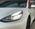 Білий Тесла Модель 3, об'ємом двигуна 0 л та пробігом 90 тис. км за 13699 $, фото 1 на Automoto.ua