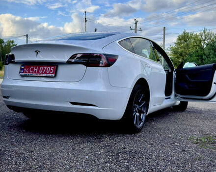 Белый Тесла Модель 3, объемом двигателя 0 л и пробегом 32 тыс. км за 21500 $, фото 19 на Automoto.ua